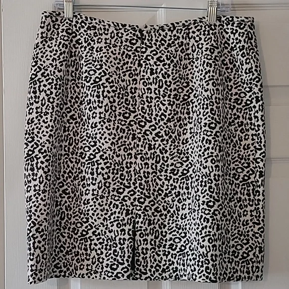 NWOT Tahari Blazer Skirt Set Size 12 - Picture 7 of 10